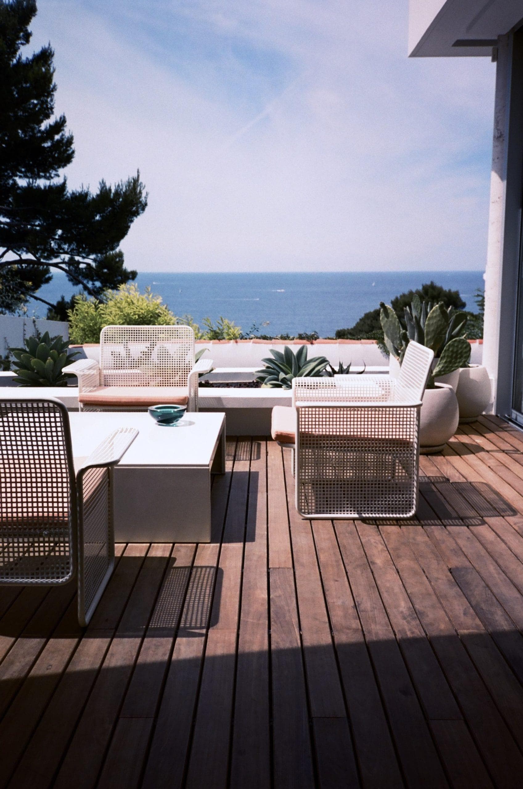 The Mediterranean view terrace of Villa Sunset in Marseille. © Audrey Colombani