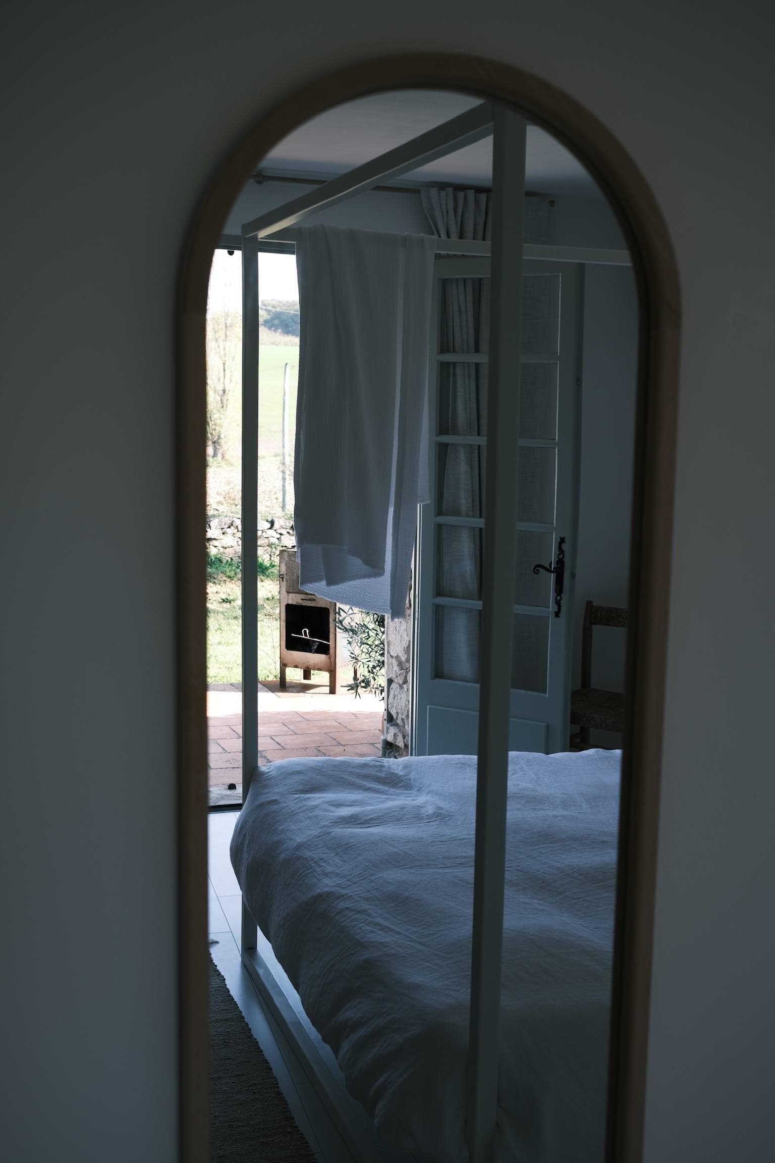 Partout dans la maison, un joli cocktail de pièces anciennes et contemporaines.