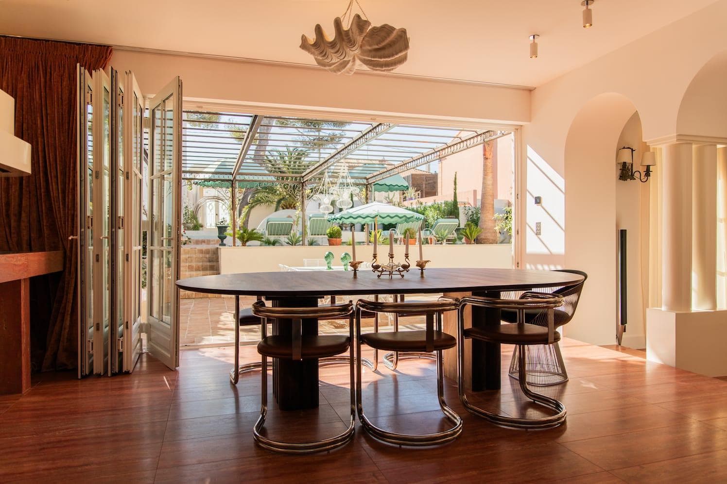 The stunning dining room at Domino Trois. © Léna Charignon