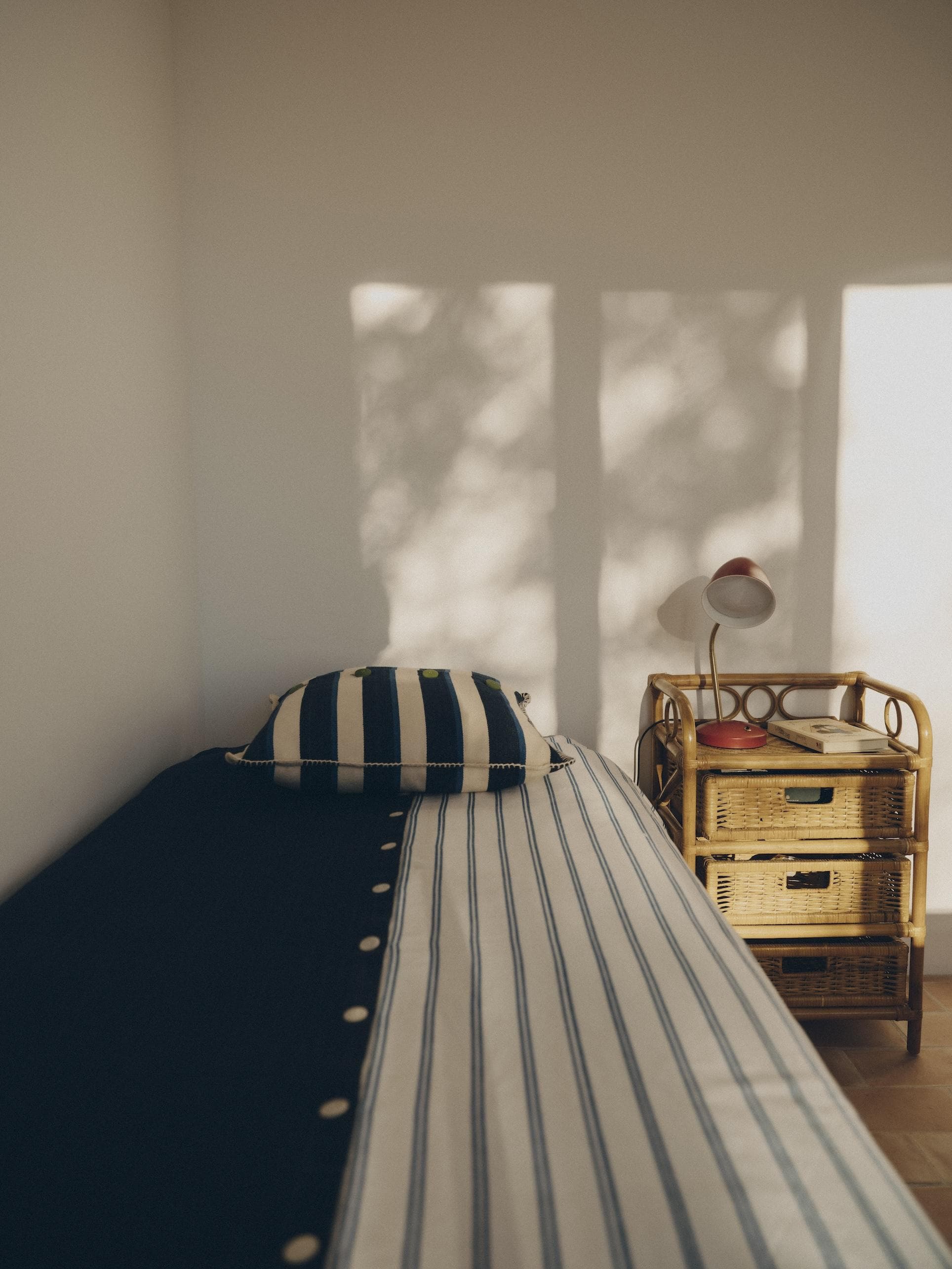 Après avoir exploré le coin, on se réfugie à Casa Niolon pour une sieste au frais. © Charlotte Lapalus