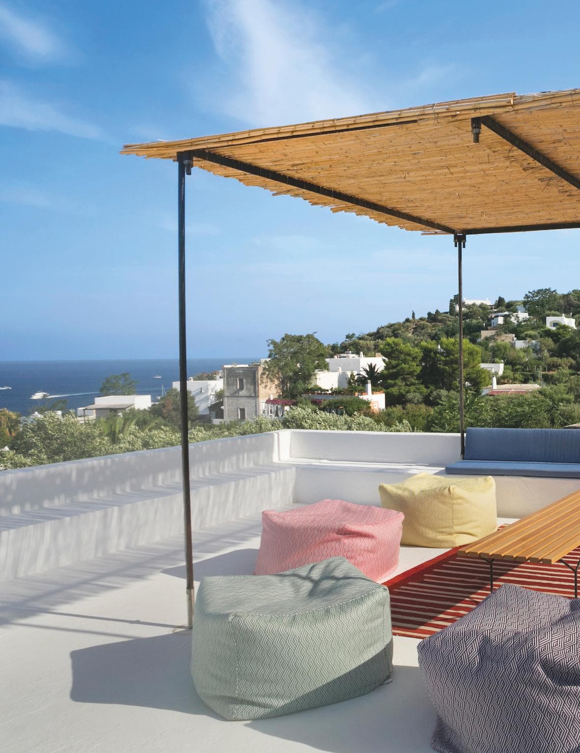 Everywhere, we admire the sky and the sea. © Studio Tamara