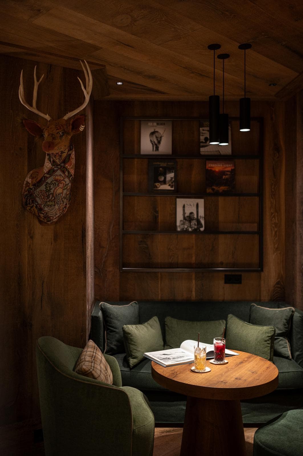 The cozy lounge at The Barn. © Patrick Schwienbacher