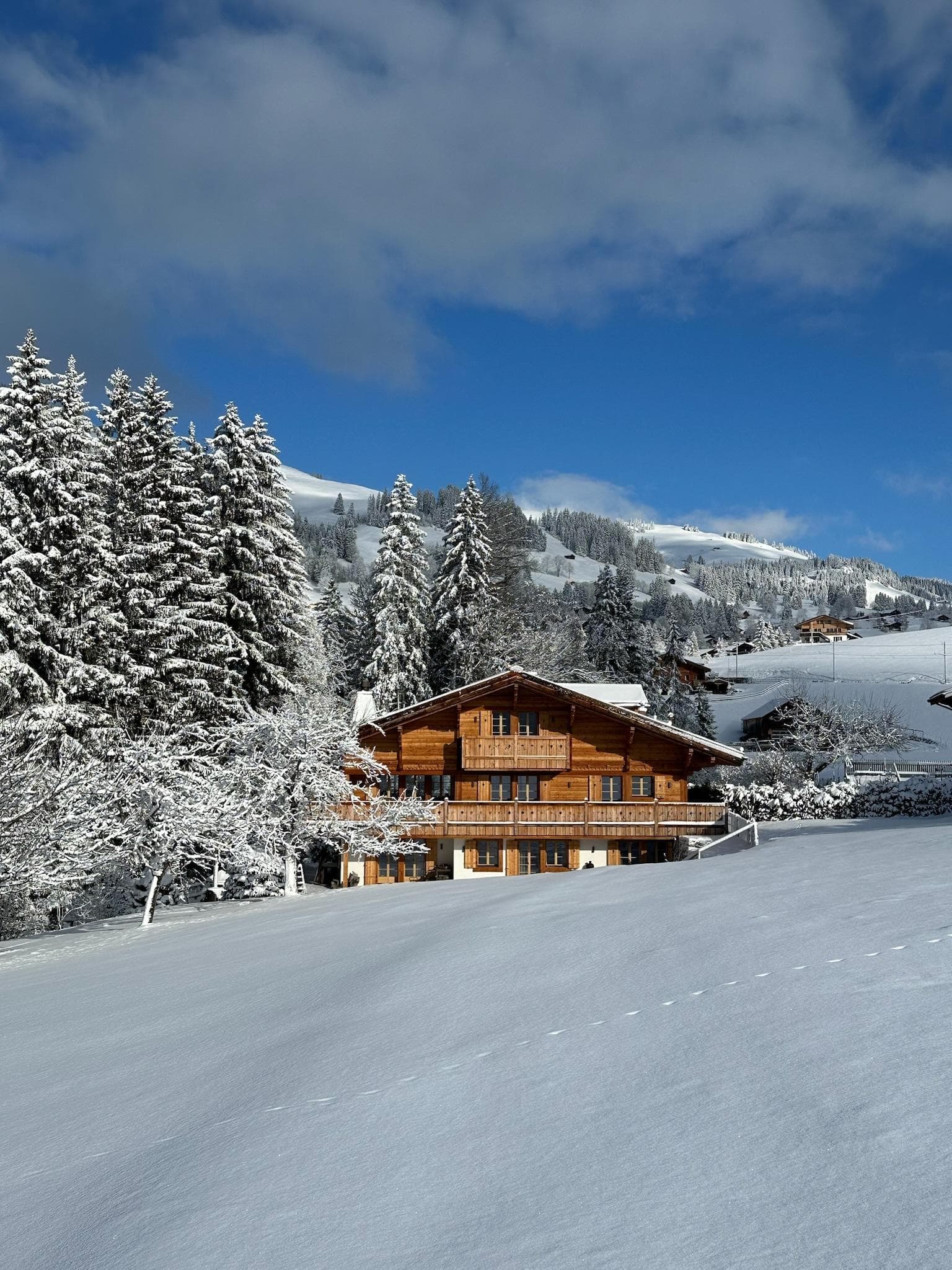 Chalet Gruben under a blanket of snow.