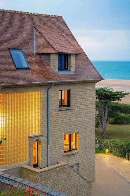 La Sauvagère on the waterfront