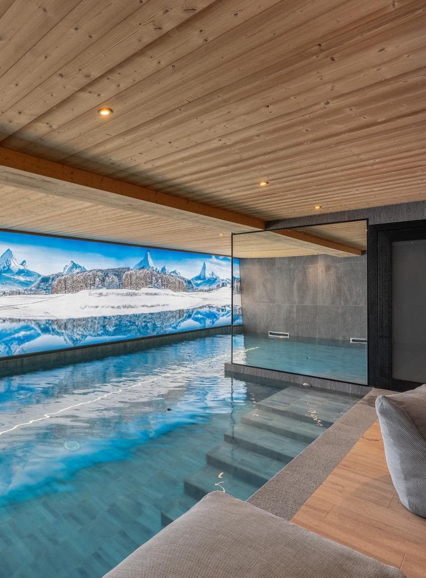 Among the amenities, special mention goes to the indoor pool.