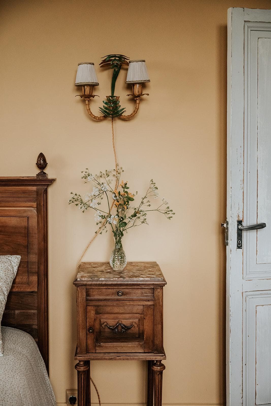 De jolies fleurs séchées à retrouver partout dans la maison. © Emilie Soler