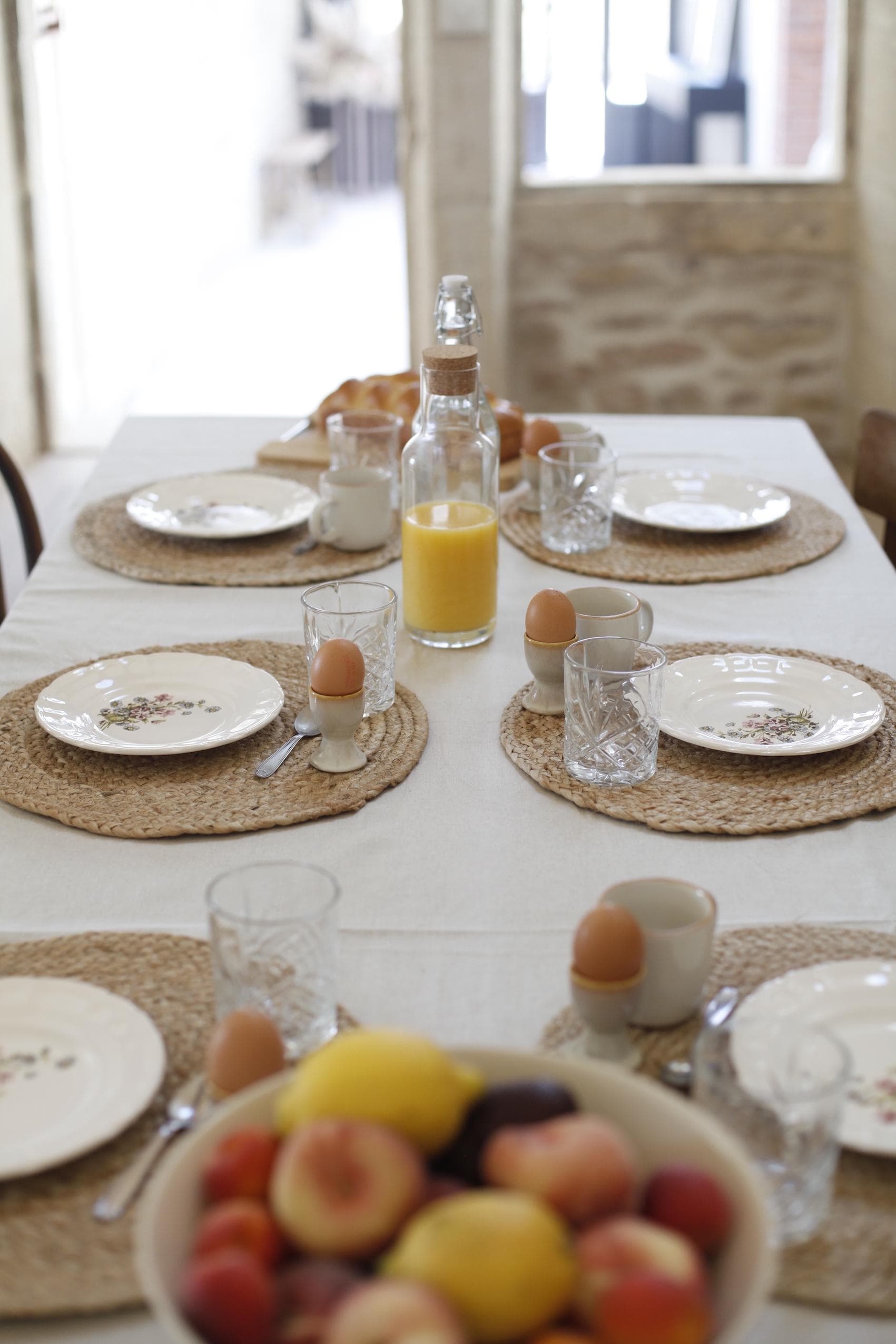 Avant d'aller explorer la Bourgogne, c'est petit-déjeuner à domicile.