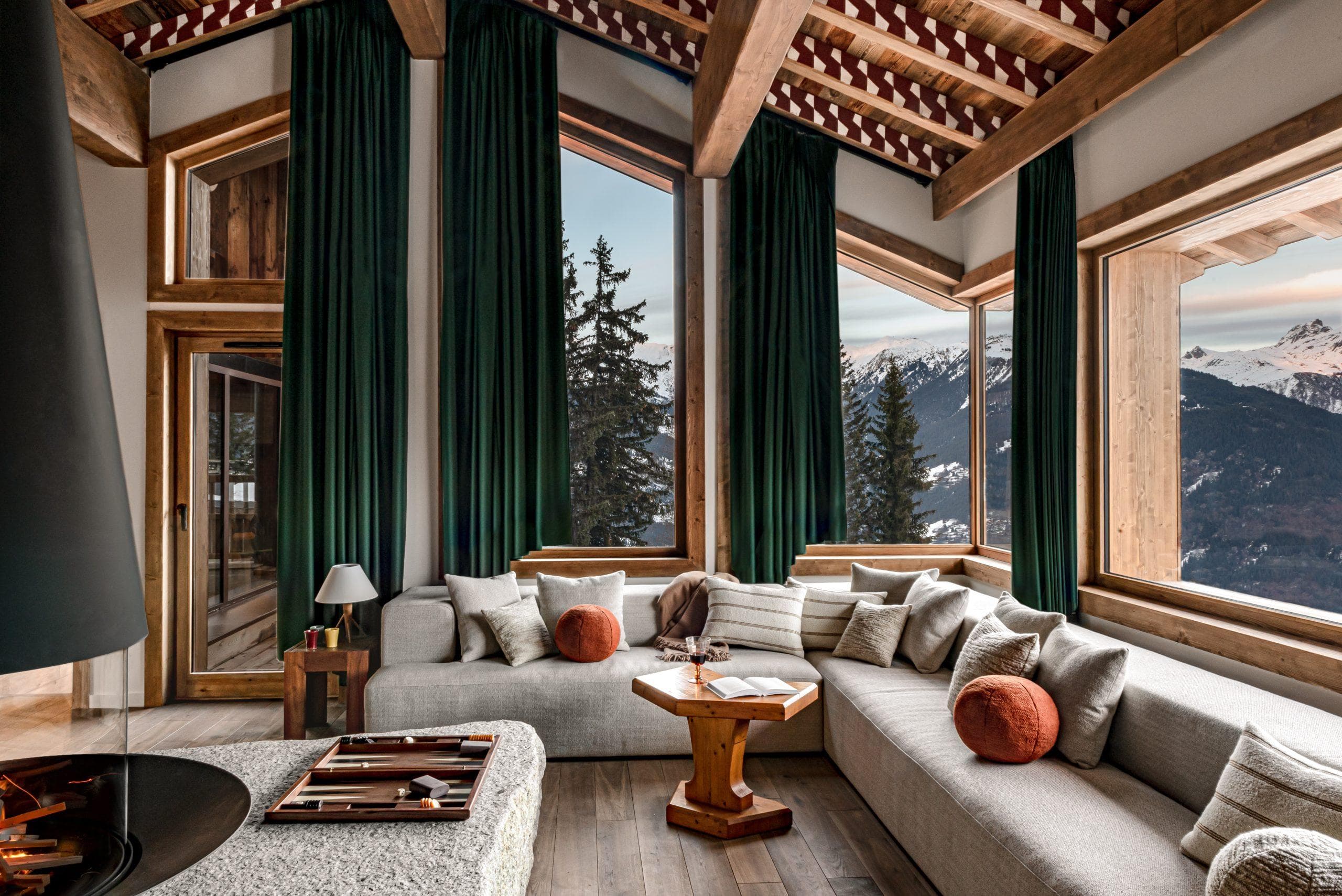 View of the peaks from the living room of 1550 in Courchevel. © Mr Tripper