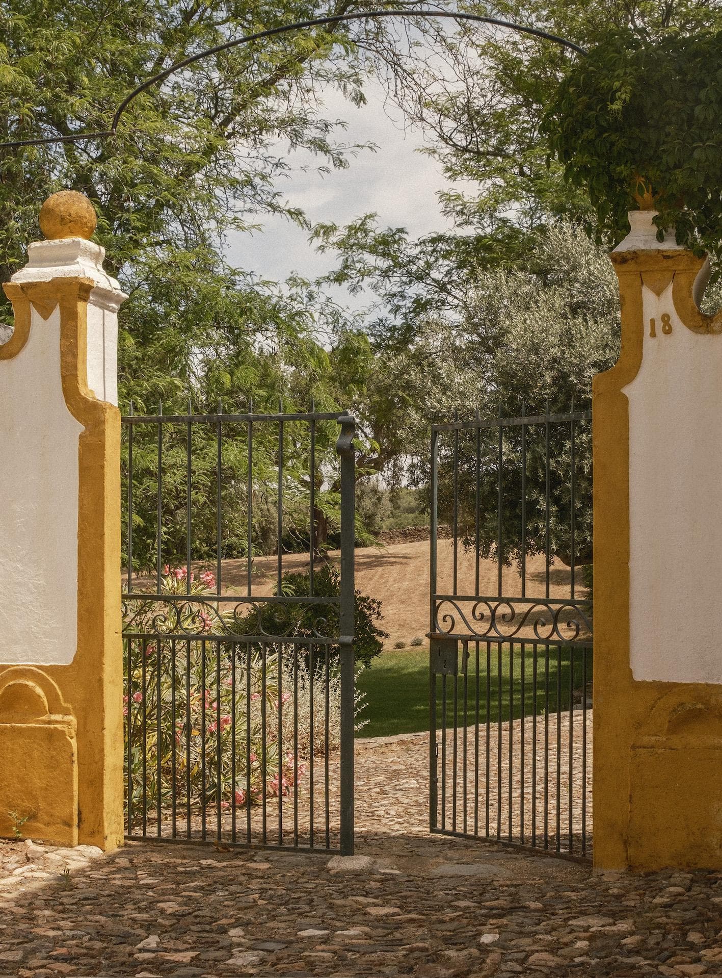 Welcome to Castelo Ventoso.