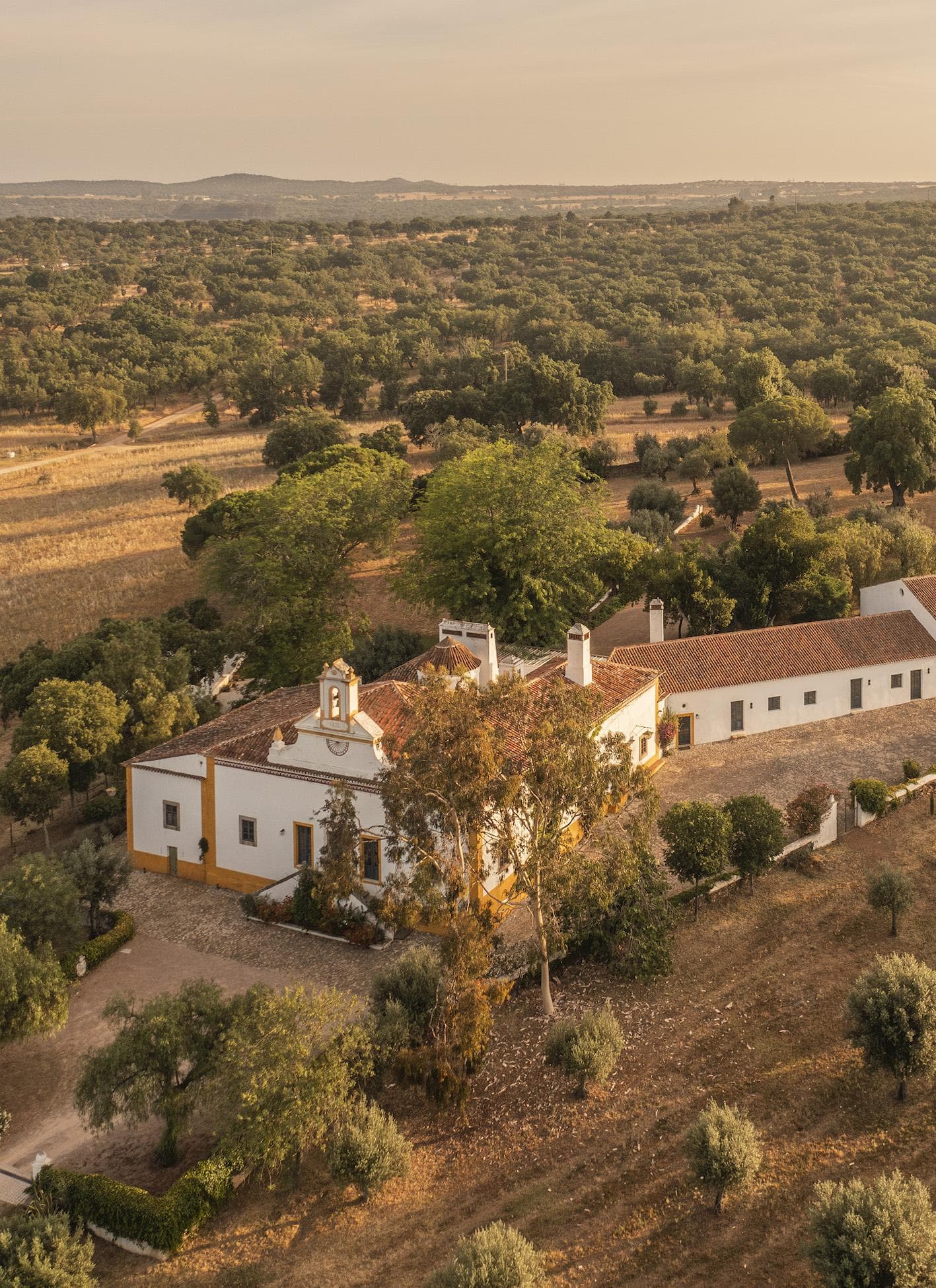 Castelo Ventoso seen from above.